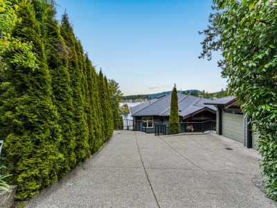 Luxury estate at Brentwood Bay, BC — photo 27