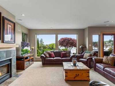 Luxury estate at Brentwood Bay, BC — photo 49