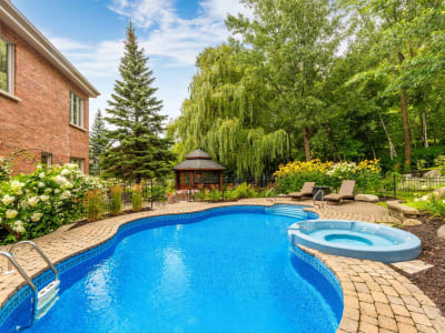 Luxury estate at 524 Rue des Falaises, Mont-Saint-Hilaire, QC — photo 31
