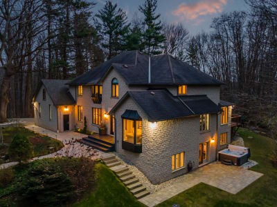 Luxury estate at 18 Elder Crescent, Hamilton, ON — photo 31