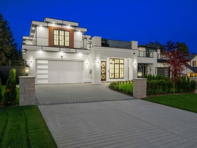 Luxury estate at 2096 Bowler Drive, Surrey, BC — photo 2