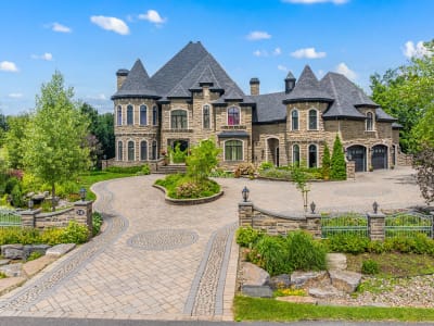Luxury estate at 740 Rue des Châtaigniers, Boucherville, QC — photo 1