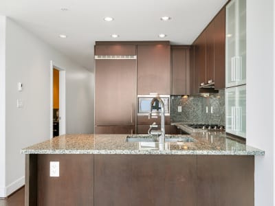 Luxury estate at 99 Spruce Place Southwest #2102, Calgary, AB — photo 21