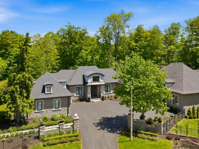 Luxury estate at 3205 Highpoint Court, Burlington, ON — photo 1