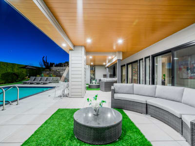 Luxury estate at 1130 Eyremount Drive, West Vancouver — photo 3