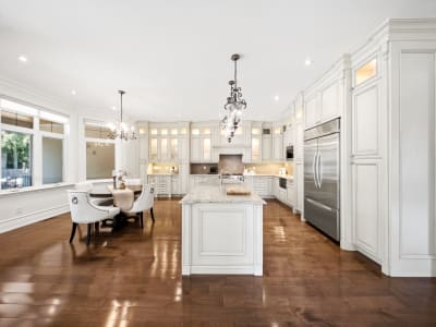 Luxury estate at 1098 Lakeshore Road West, Oakville, ON — photo 9