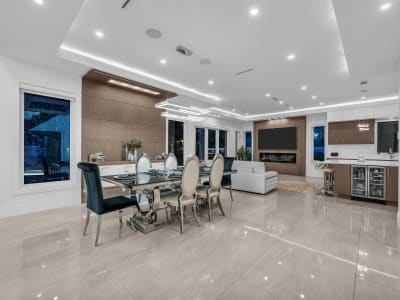 Luxury estate at 929 Canyon Boulevard, North Vancouver, BC — photo 9