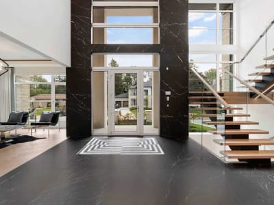 Luxury estate at 116 Patricia Drive, King City — photo 2