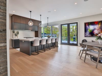 Luxury estate at 1102 Crestview Street, Oakville, ON — photo 6