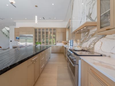 Luxury estate at 15401 78 Avenue, Surrey, BC — photo 9