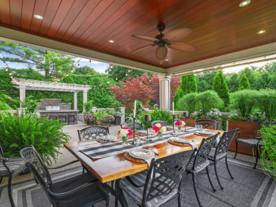 Luxury estate at 14 Delbrook Court, Hamilton, ON — photo 7