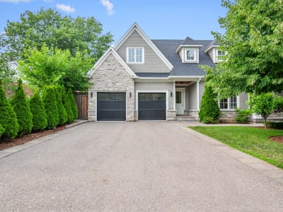 Luxury estate at 1077 Bridge Road, Oakville, ON — photo 1