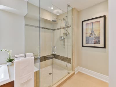 Luxury estate at 80 Oakes Drive, Mississauga, ON — photo 17