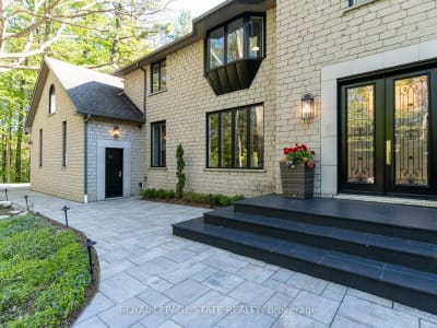 Luxury estate at 18 Elder Crescent, Hamilton, ON — photo 6