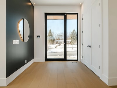 Luxury estate at 2040 Rue du Sommet Trinité, Saint-Bruno-de-Montarville, QC — photo 2