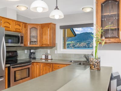 Luxury estate at 7994 Tronson Road, Vernon, BC — photo 12