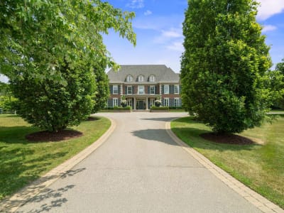 Luxury estate at 91 Fairfield Drive, King City, ON — photo 1