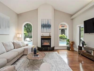 Luxury estate at 381 Queen Street South, Hamilton, ON — photo 7