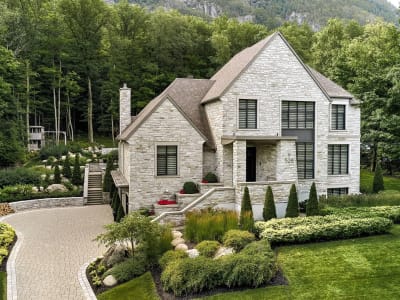 Luxury estate at 528 Rue du Sommet, Mont Saint-Hilaire — photo 36