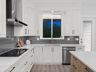 Luxury estate at 11018 243B Street, Maple Ridge, BC — photo 11