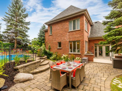 Luxury estate at 524 Rue des Falaises, Mont-Saint-Hilaire, QC — photo 34