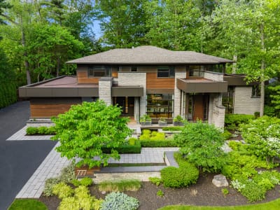 Luxury estate at 777 Shadeland Avenue, Burlington, ON — photo 1