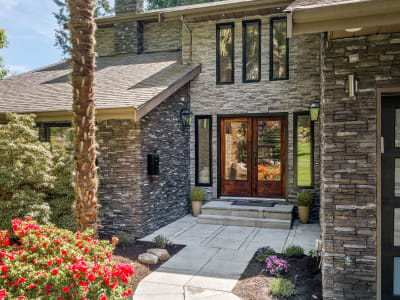 Luxury estate at 1007 Kentwood Place, Victoria, BC — photo 3