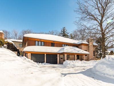 Luxury estate at 1630 Rue du Mont, St-Bruno-de-Montarville, QC — photo 2
