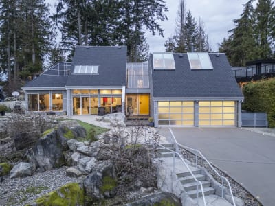 Luxury estate at 3722 Southridge Place, West Vancouver, BC — photo 1