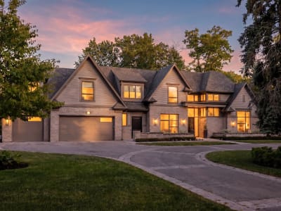 Luxury estate at 1412 Birchwood Drive, Mississauga, ON — photo 2