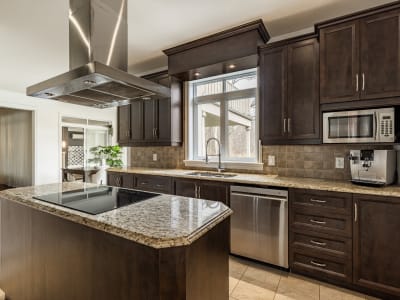 Luxury estate at 383 Rue des Échevins, Saint-Jean-sur-Richelieu, QC — photo 8