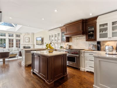 Luxury estate at 27 Strathgowan Crescent, Toronto, ON — photo 7