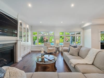 Luxury estate at 3087 Lakeshore Road, Burlington, ON — photo 4