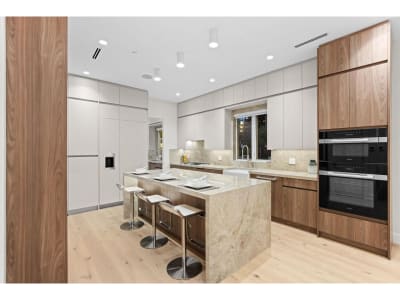 Luxury estate at 14799 Oxenham Avenue, White Rock, BC — photo 9