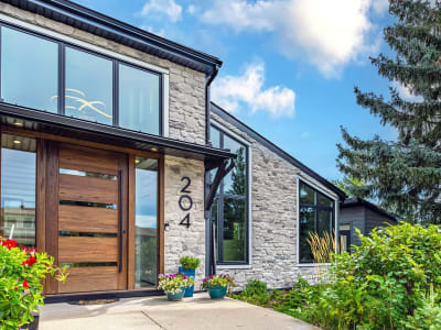 Luxury estate at 204 Pump Hill View SW, Calgary, AB — photo 4