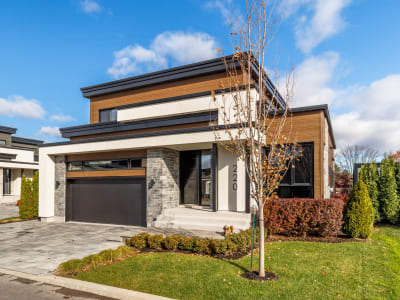 Luxury estate at 220z Rue Brunelle, Sainte-Julie, QC — photo 1