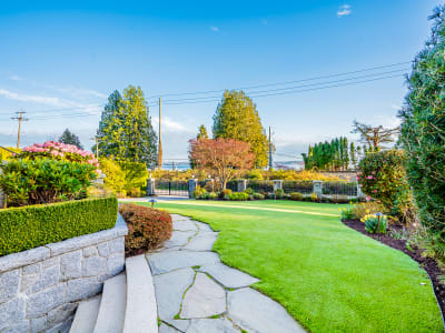 Luxury estate at 2817 Bellevue Avenue, West Vancouver, BC — photo 32