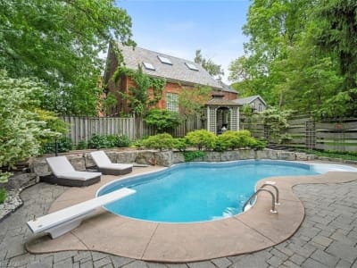 Luxury estate at 381 Queen Street South, Hamilton, ON — photo 22