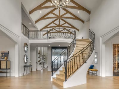 Luxury estate at 16927 40 Avenue, Surrey, BC — photo 3