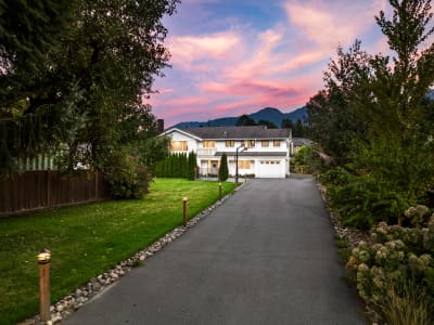 Luxury estate at 39726 Government Road, Squamish, BC — photo 14