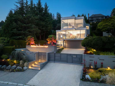 Luxury estate at 2331 Westhill Drive, West Vancouver, BC — photo 2