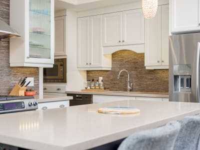 Luxury estate at 19 Lake Street unit 18, Grimsby, ON — photo 15