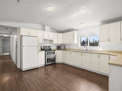 Luxury estate at 5090 Mackinnon Road, Peachland, BC — photo 11