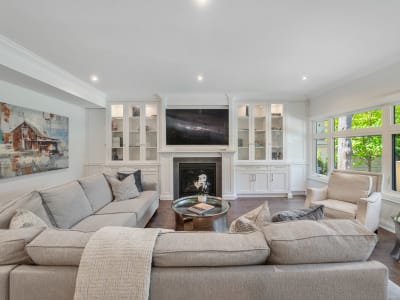 Luxury estate at 3087 Lakeshore Road, Burlington, ON — photo 5