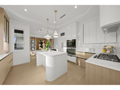 Luxury estate at 16038 9a Ave, Surrey, BC — photo 3