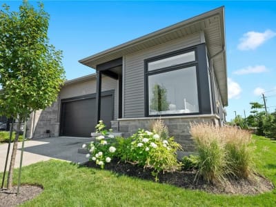 Luxury estate at 8974 Willoughby Drive unit 36, Niagara Falls, ON — photo 3