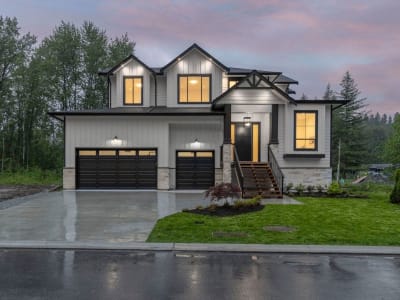 Luxury estate at 11018 243B Street, Maple Ridge, BC — photo 3