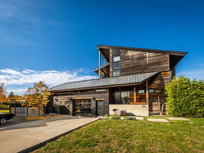 Luxury estate at 84 Rue des Chèvrefeuilles, Saint-Jean-sur-Richelieu, QC — photo 2