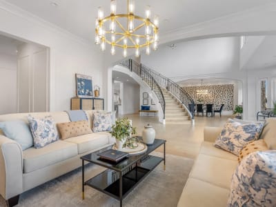 Luxury estate at 16927 40 Avenue, Surrey, BC — photo 5