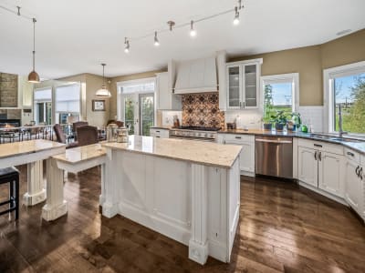Luxury estate at 40 Blueridge Bay, Calgary, AB — photo 16